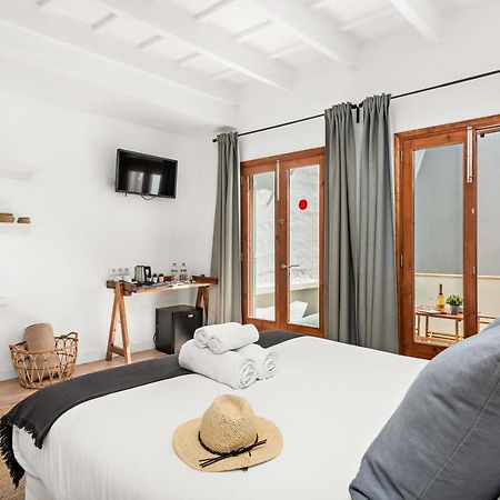 Hotel Boutique Ses 5 Claus シウタデリャ エクステリア 写真